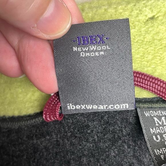 Ibex 100% Merino Wool Jacket Sweater Charcoal Gray Full Zip Fitted USA Made Med - Picture 15 of 16